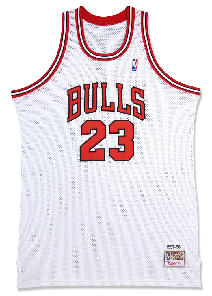 Michael Jordan Signed Chicago Bulls Home Jersey – Super Sports Center