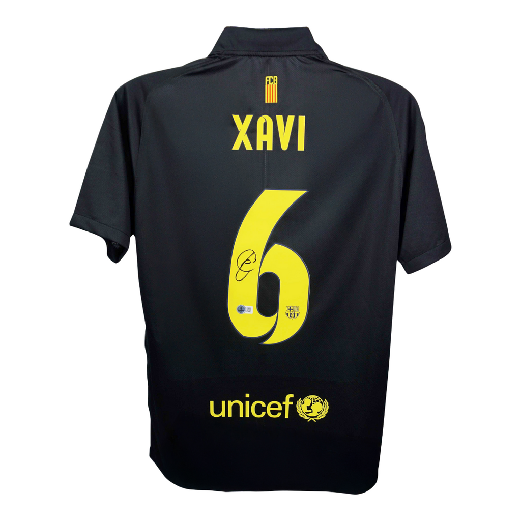 Xavi Hernandez Signed Barcelona Away Soccer Jersey #6 with Beckett