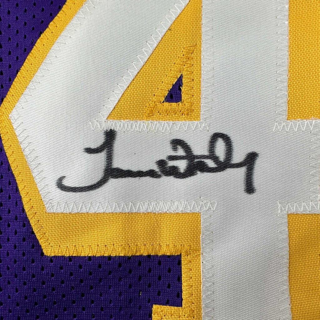 Maillot De Basket Violet Signé James Worthy (Lakers) - Certificat D'authenticité JSA Inclus