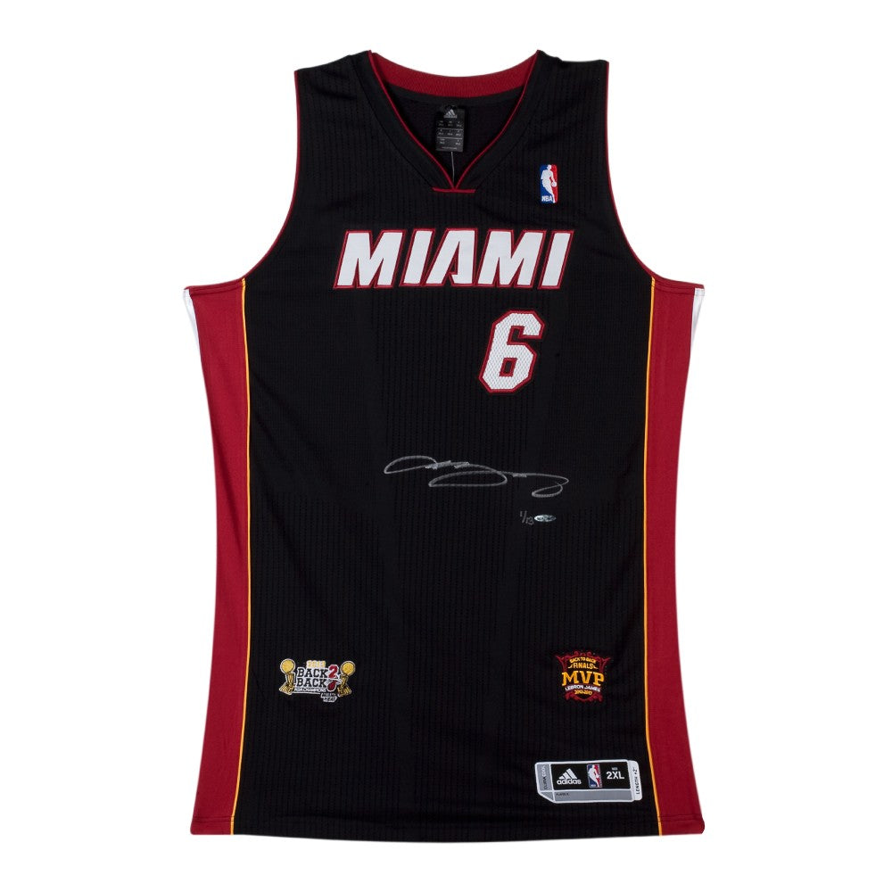 Old Dwayne Wade Miami Heat Jersey for Sale in Phoenix, AZ