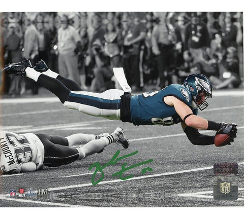 Zach Ertz Signed Philadelphia Eagles Unframed 8x10 NFL Spotlight Photo - SB Dive