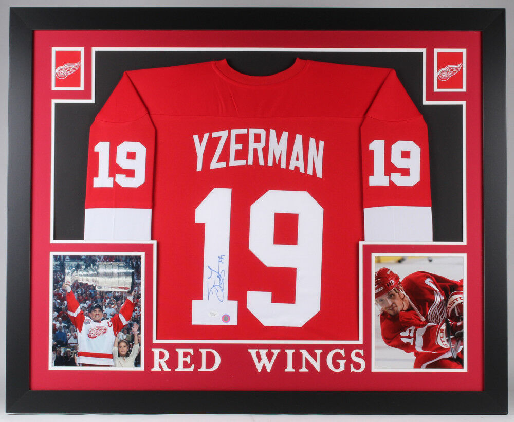 Steve Yzerman  Autographed Hockey Memorabilia & NHL Merchandise