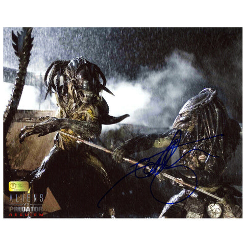 Ian Whyte Autographed AVP: Aliens vs Predator Requiem Duel 8x10 Photo