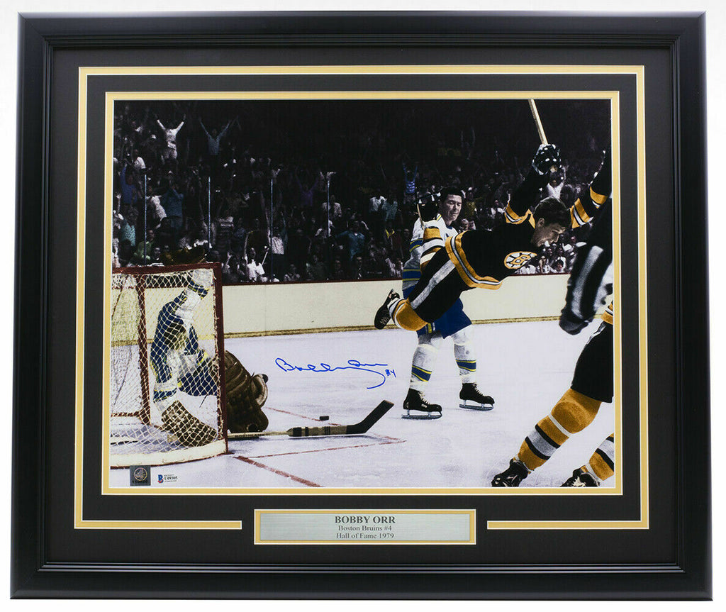 Bobby Orr Boston Bruins The Goal Black & White 16x20 Hockey Collector Frame