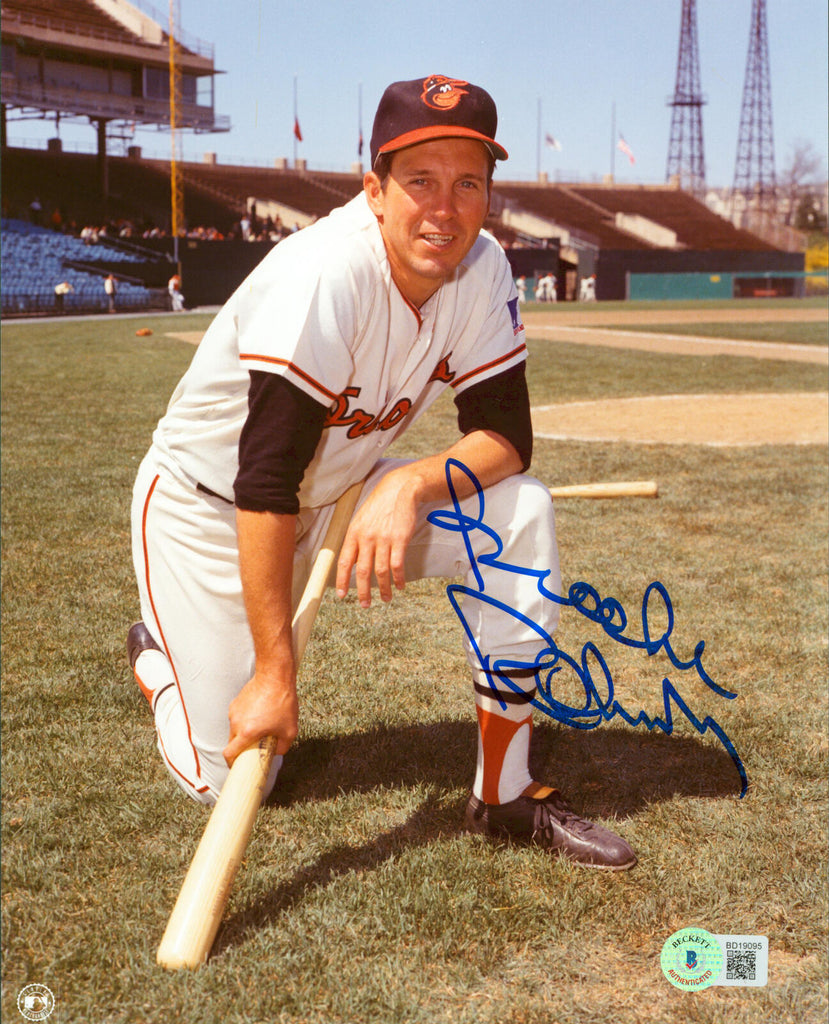 BROOKS ROBINSON IN HIS CLASSIC ORANGE JERSEY ORIOLES HALL OF FAMER 8 x10 ! !