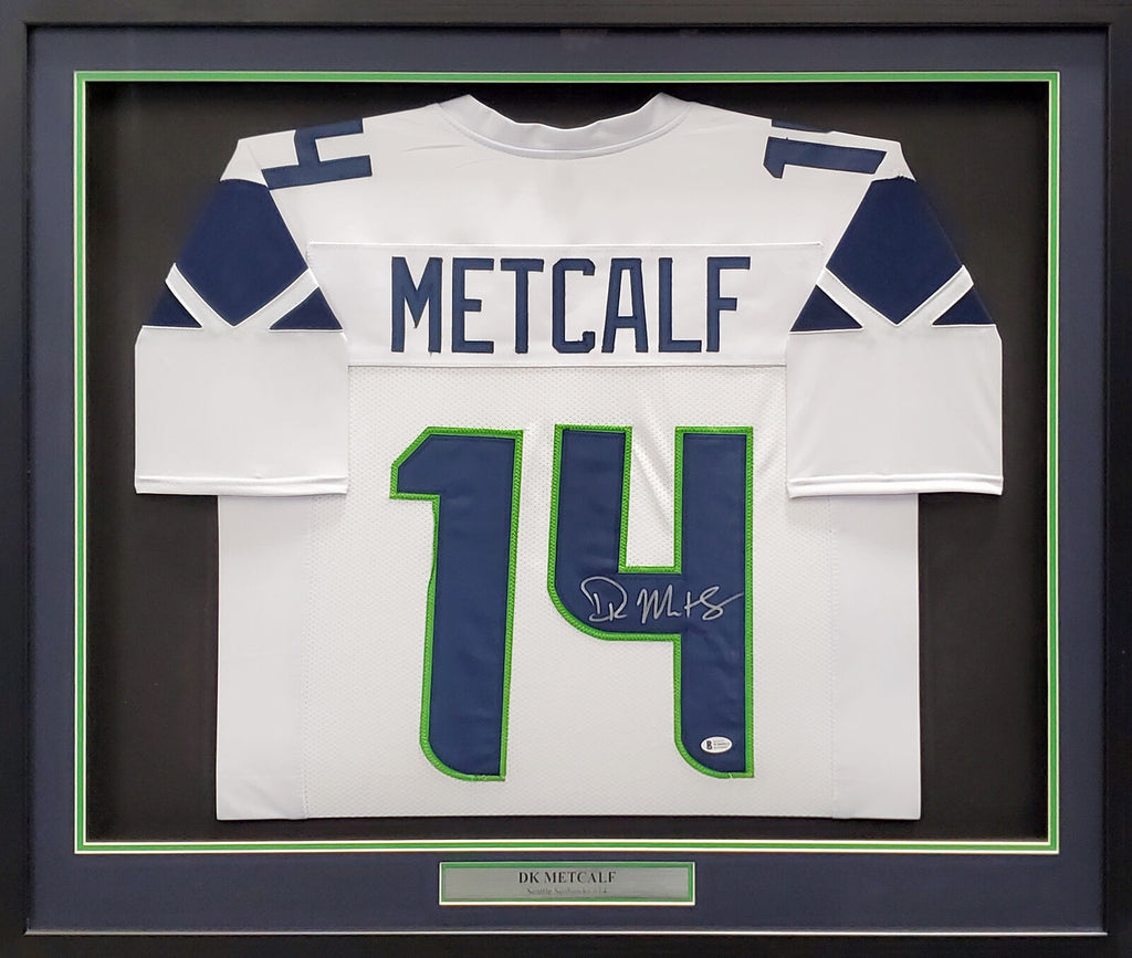 DK Metcalf Signed Seahawks 11x14 Photo (JSA COA)