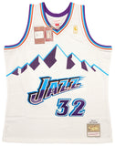 JAZZ KARL MALONE AUTOGRAPHED WHITE AUTHENTIC M&N JERSEY SIZE XL BECKETT 211873