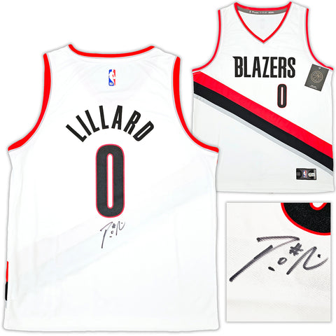 TRAILBLAZERS DAMIAN LILLARD AUTOGRAPHED WHITE FANATICS JERSEY L BECKETT 214826