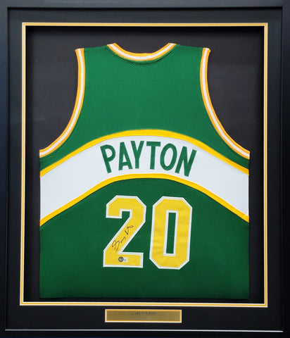 SEATTLE SUPERSONICS GARY PAYTON AUTOGRAPHED FRAMED GREEN JERSEY BECKETT 206946