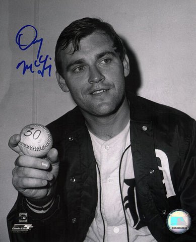 Denny McLain Signed Tigers 30 Game Win Baseball B&W 8x10 Photo - (SCHWARTZ COA)