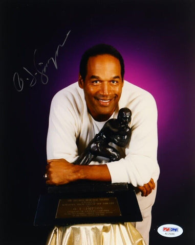 O. J. Simpson Signed 8x10 Photo (PSA) Buffalo Bills Hall of Fame Running Back