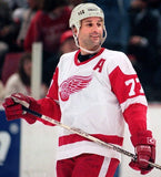 Paul Coffey Signed Detroit Red Wings Jersey (Beckett) NHL HOF 2004 Defenseman