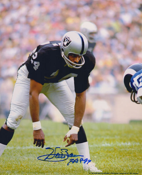 Willie Brown Signed Raiders Stance 8x10 Photo w/HOF'84 (In Blue) (SCHWARTZ COA)