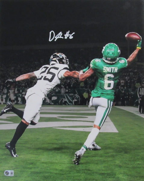 DeVonta Smith Philadelphia Eagles Autographed 16x20 Photo Beckett 213383