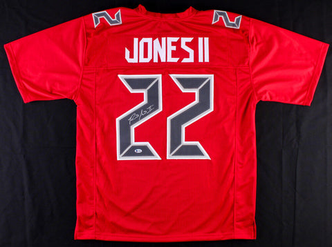 Ronald Jones II Signed Tampa Bay Buccaneers Jersey (Beckett COA) 2018 2nd Rnd Pk