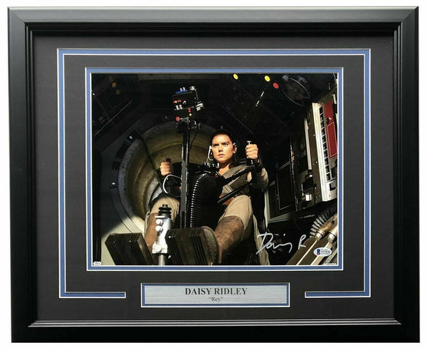 Daisy Ridley Signed Framed 11x14 Ship Photo BAS