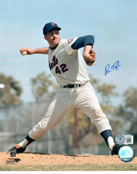 Ron Taylor Autographed New York Mets 8x10 Photo Beckett Authenticated