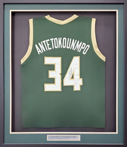 BUCKS GIANNIS ANTETOKOUNMPO AUTOGRAPHED FRAMED GREEN JERSEY BECKETT 193889