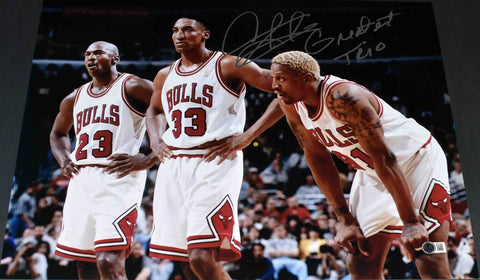 DENNIS RODMAN SIGNED CHICAGO BULLS JORDAN PIPPEN 16x20 PHOTO W/ GREATEST TRIO