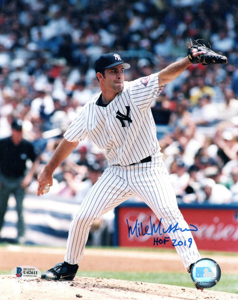 Mike Mussina Signed New York Yankees 8x10 Photo W/ 2019 Beckett Authenticated