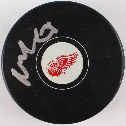 Niklas Kronwall Signed Detroit Red Wings Logo Hockey Puck (JSA Hologram)