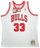 BULLS SCOTTIE PIPPEN AUTOGRAPHED WHITE AUTHENTIC M&N JERSEY XXL BECKETT 210846