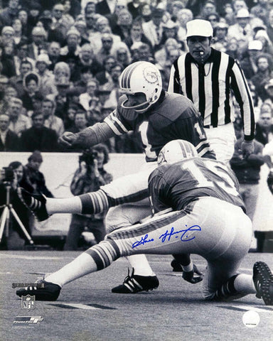 Garo Yepremian Signed Dolphins SB VIII B&W Field Goal 16x20 Photo (SCHWARTZ COA)