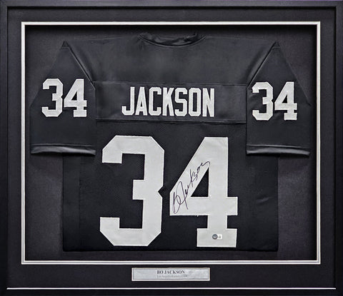 RAIDERS BO JACKSON AUTOGRAPHED SIGNED FRAMED BLACK JERSEY BECKETT WITNESS 220549