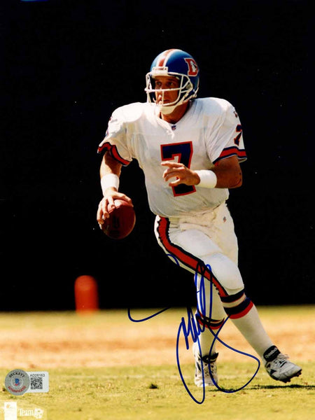 John Elway Autographed/Signed Denver Broncos 8x10 Photo Beckett 50513