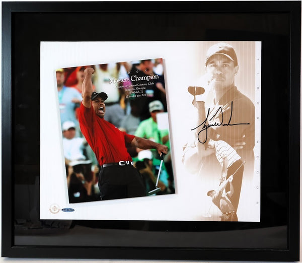 Tiger Woods Autographed 2005 Masters 11x14 Photo with Magazine -- Framed UDA COA