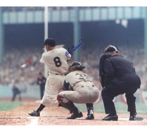 Yogi Berra Signed New York Yankees Unframed 11x14 Photo - Horizontal Swinging