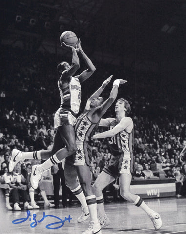 Sidney Moncrief Autographed Signed 8x10 Photo Milwaukee Bucks SKU #245638