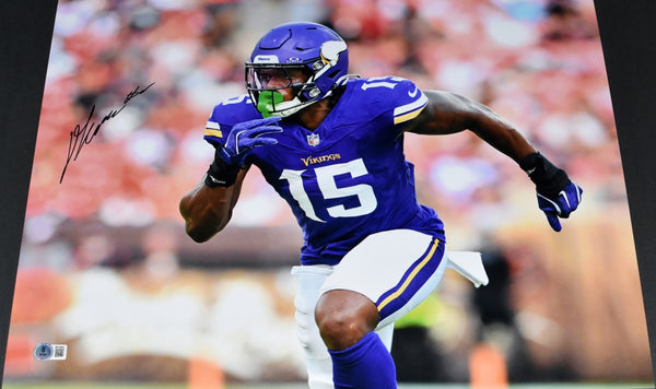 DALLAS TURNER AUTOGRAPHED MINNESOTA VIKINGS 16x20 PHOTO BECKETT