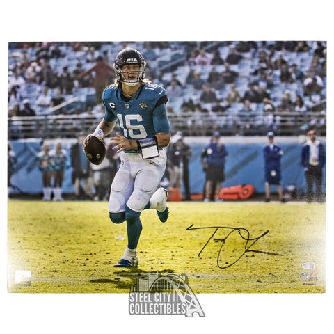 Trevor Lawrence Autographed Jacksonville 16x20 Football Photo - Fanatics