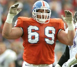 Mark Schlereth Signed Denver Bronco Jersey (Beckett) 3xSuper Bowl Champion Guard