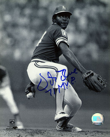 Vida Blue Signed Oakland A's B&W Pitching 8x10 Photo w/71 MVP - (SCHWARTZ COA)