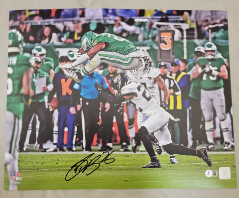 SAQUON BARKLEY SIGNED PHILADELPHIA EAGLES REVERSE HURDLE 16X20 PHOTOGRAPH BAS QR