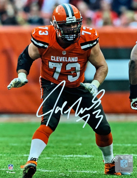 Browns future Hall of Famer JOE THOMAS Signed 8X10 Photo #2 AUTO - WI Badgers