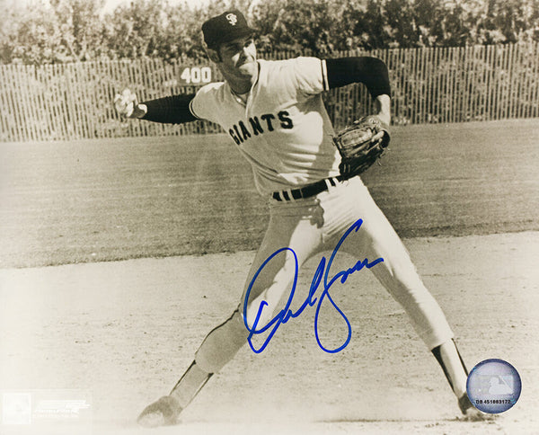 Dave Kingman Signed San Francisco Giants B&W Fielding 8x10 Photo -(SCHWARTZ COA)