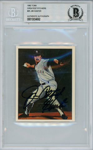Jim Hunter Autographed 1982 TCMA Greatest Pitchers #25 Card Beckett Slab 38493