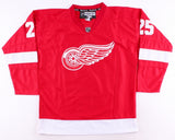 Mike Green Signed Detroit Red Wings Reebok Jersey (Beckett COA) All Star/Defense