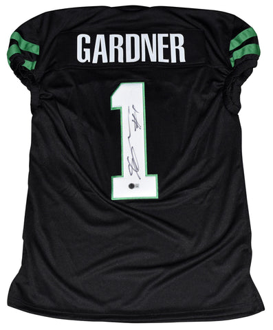 AHMAD SAUCE GARDNER SIGNED NEW YORK JETS #1 BLACK GAME CUT JERSEY BECKETT