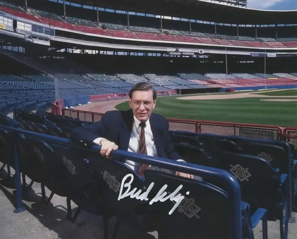 Milwaukee Brewers Owner BUD SELIG Signed 8x10 Photo #8 AUTO - MLB Commish