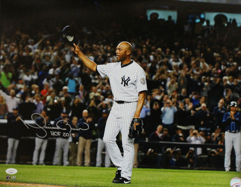 Mariano Rivera Autographed/Signed New York Yankees 16x20 Photo HOF JSA 33700