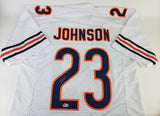 Roschon Johnson Signed Chicago Bears Jersey (Beckett) 2023 Draft Pk / U of Texas