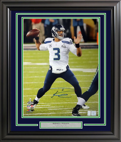RUSSELL WILSON AUTOGRAPHED FRAMED 16X20 PHOTO SEAHAWKS SUPER BOWL RW 200373