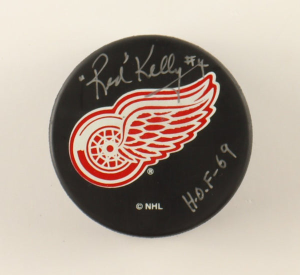 Red Kelly Signed Detroit Red Wings Logo Puck Inscribed "HOF 69" (PSA QR)