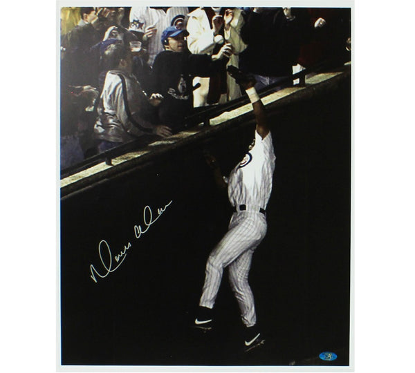 Moises Alou Signed Chicago Cubs Unframed 16x20 Catching Home Run Ball MLB Photo