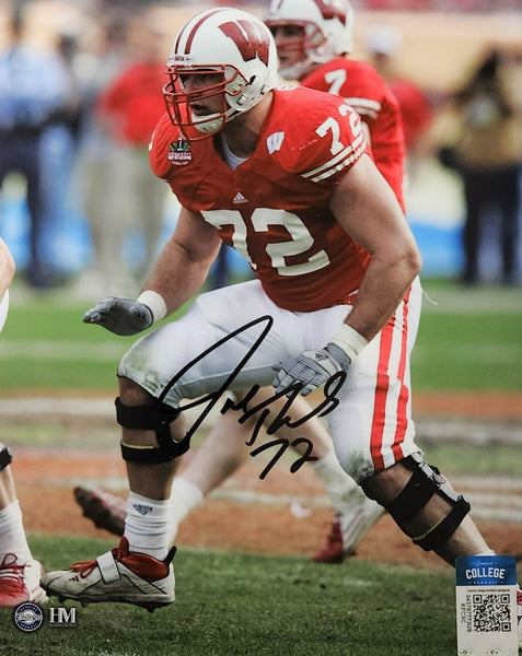 Badgers lineman JOE THOMAS Signed 8X10 Photo #3 AUTO - All American - Browns