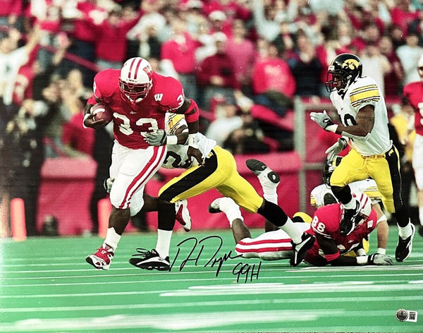 WI Badgers Heisman Winner RON DAYNE Signed 16X20 Photo #2 w/ 99H AUTO - BAS